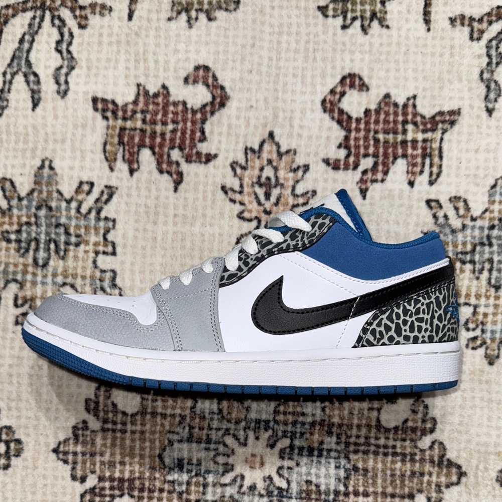 Air Jordan 1s Low